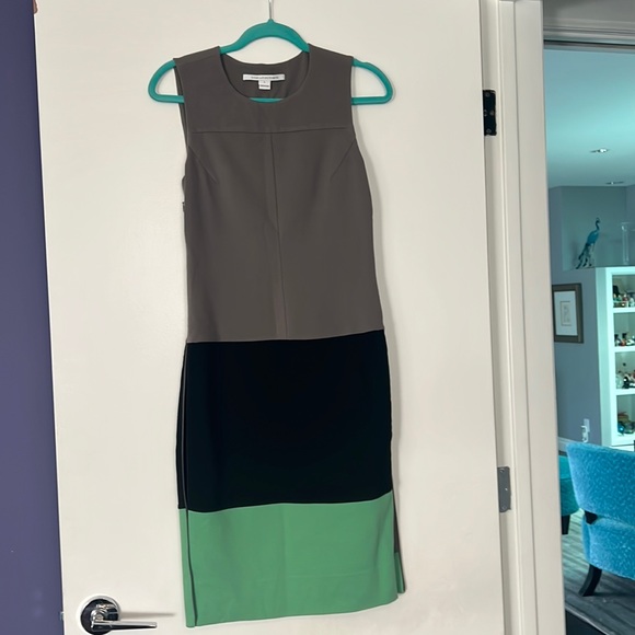 🔶🔹Gorgeous DVF sleeveless midi dress size 2 - zips on both sides 🔹🔶 - Picture 1 of 12